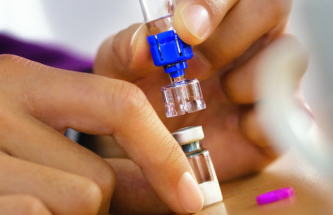 NEW HOME-BASED CARE MODELS CREATE CHALLENGES FOR PATIENTS WITH CHRONIC CONDITIONS