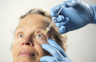 A NEW DELIVERY PLATFORM FOR  SUPRACHOROIDAL ADMINISTRATION  USING WEST’S ADVANCEABLE MICRONEEDLE DEVICE