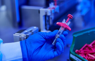 THE HIDDEN RISKS IN DRUG-DEVICE DELIVERY: WHY THE FINAL STAGE DEFINES LAUNCH SUCCESS
